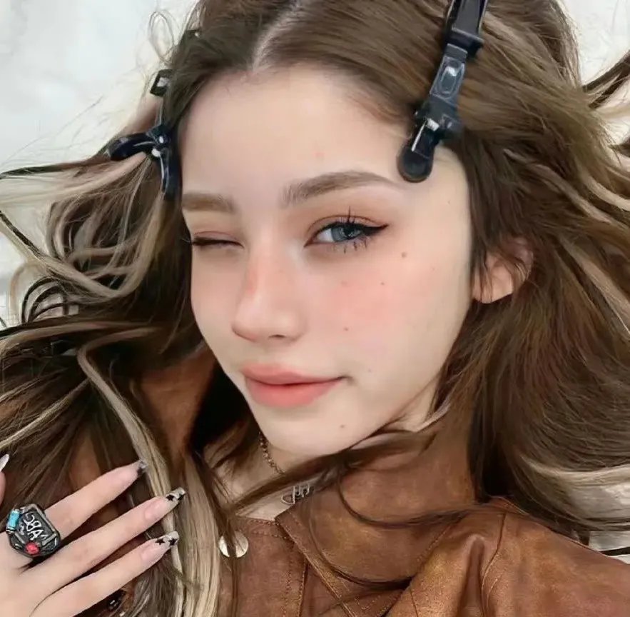 玉楼三凤